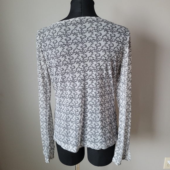 Mesh filigree vine print long sleeve top - Picture 3 of 10